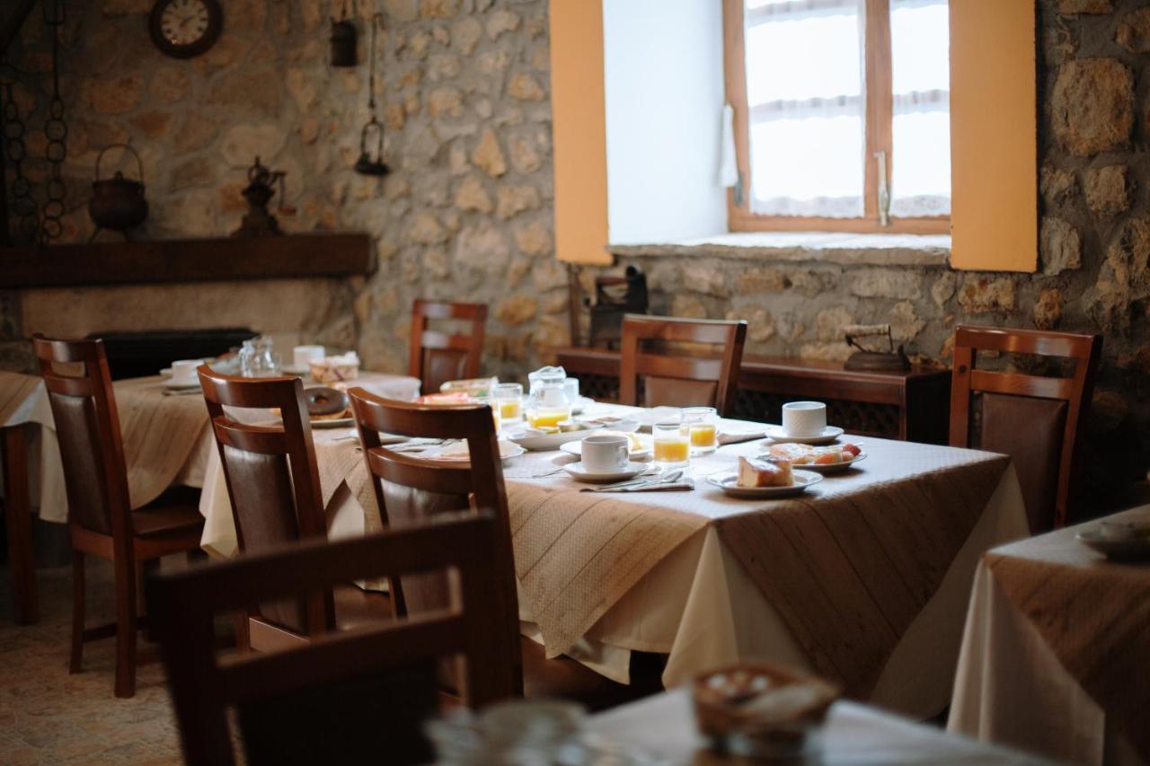 La Casona De Cardes Hotel Onís Екстериор снимка