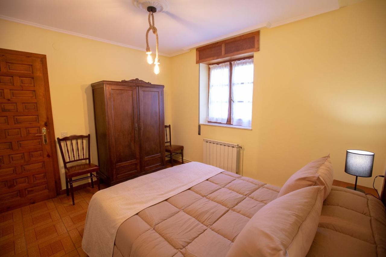 La Casona De Cardes Hotel Onís Екстериор снимка